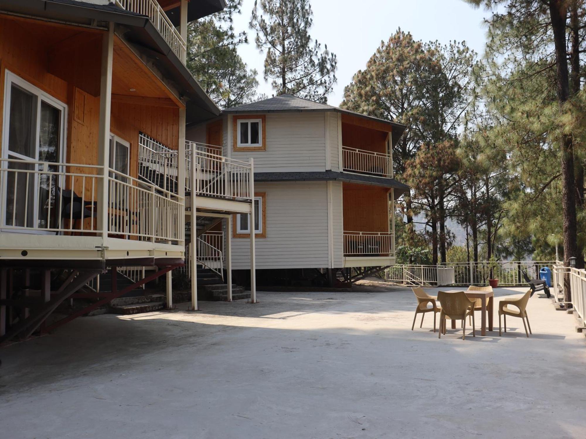 The Woods Retreat Hotel Lansdowne Exterior photo